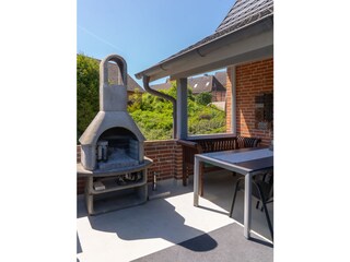 Terrasse mit überdachten Sitzplatz