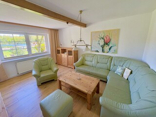 Wohnzimmer mit Seeblick