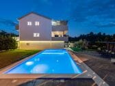 Villa Jelena with private pool, Sauna, playground