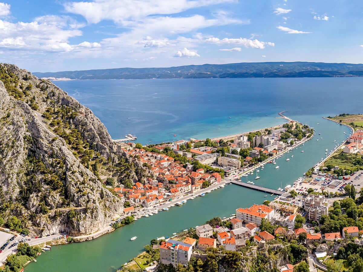 Kleine mediterrane Stadt Omis