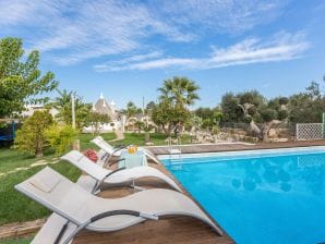 Vakantiehuis Trullo met privaat zwembad - San Michele Salentino - image1