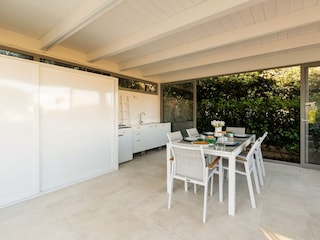 Veranda  und Esstisch