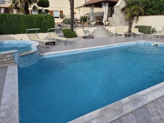 Pool mit whirpool