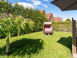 Garten mit Strandkorb