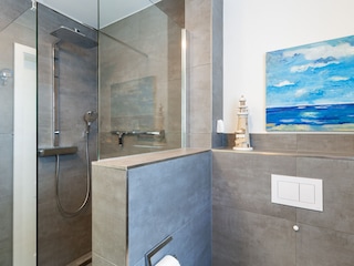 Bad mit bodengleicher Dusche
