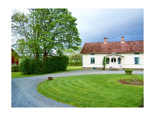 Das schöne helle Ferienhaus von vorn