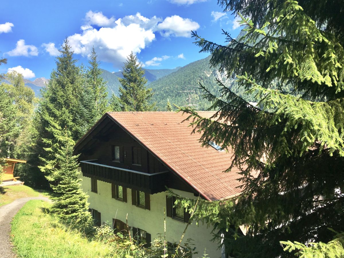 Ferienwohnung Isabella, Mittenwald, Firma Holiday Homes Services