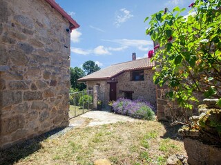 Farmhouse Nogueira de Ramuin Features 12