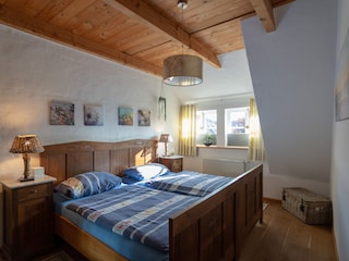 Schlafzimmer 1
