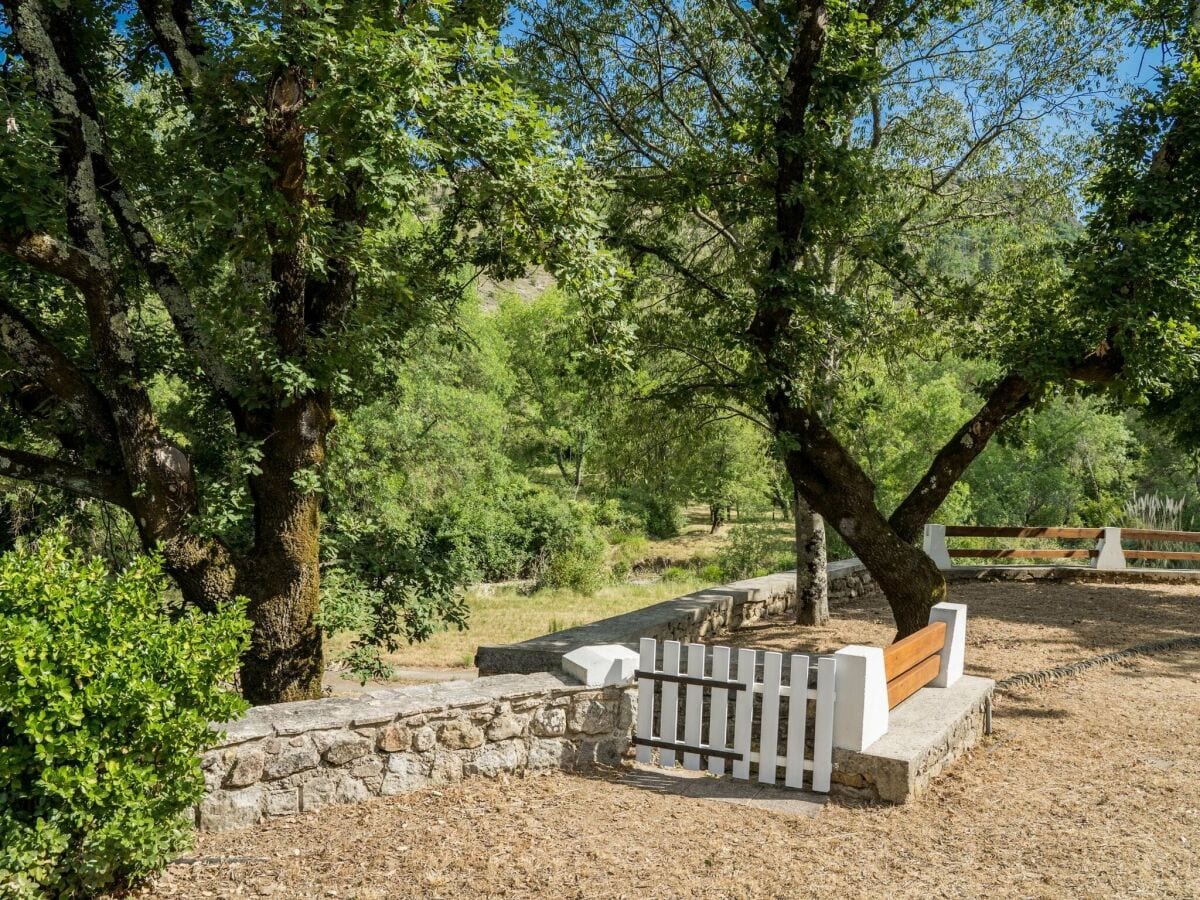 Casa de vacaciones Vinezac Grabación al aire libre 1