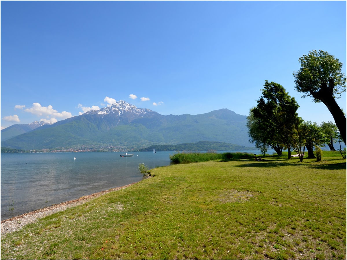 Strand am Comer See