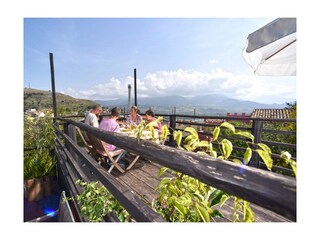 Terrasse mit Blick in die Berge