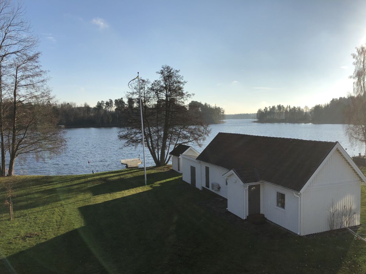 Das Ferienhaus, Sauna und Bootssteg von oben