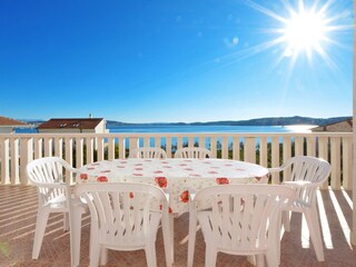 Privater Balkon mit Meeresblick