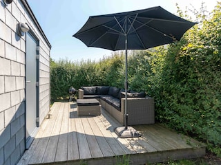 Terrasse hinter dem Haus