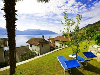 Ca. 300 m² großer Sonnengarten mit fantastischer Sicht auf den See