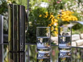 Sitzplatz neben dem kleinen Teich