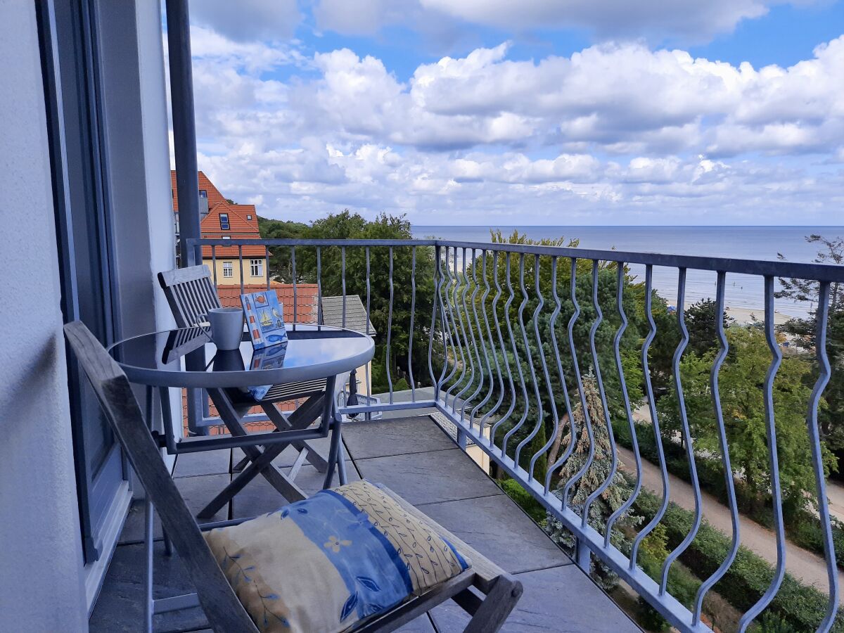 Blick auf den Balkon mit Ostseeblick