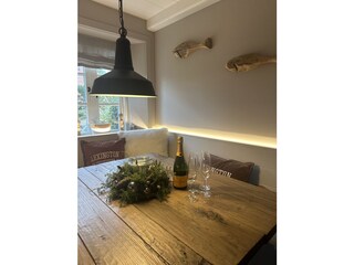 Urgemütliche Essecke in der Küche für bis zu 8 Personen