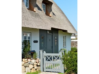 Luxuriöses Reetdach-Haush 150 m vom Strand entfernt