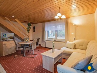 Wohnzimmer mit Essbereich