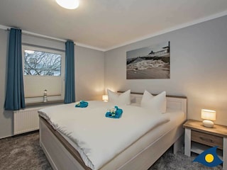 Schlafzimmer 2 mit Doppelbett und Schlafcouch