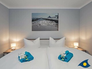Schlafzimmer 2 mit Doppelbett und Schlafcouch