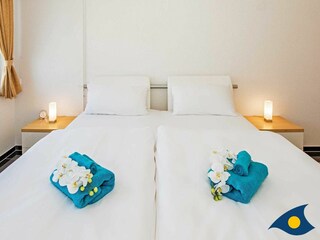 Schlafzimmer mit Doppelbett