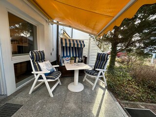 Terrasse mit Strandkorb