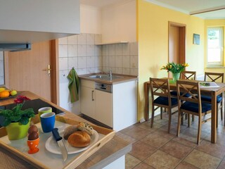 Essbereich mit offener Küche