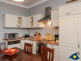 Küche mit Essbereich