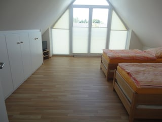 Schlafzimmer DG