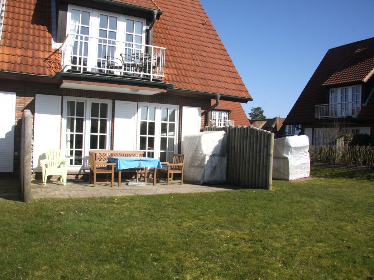 Terrasse mit Gartenanteil