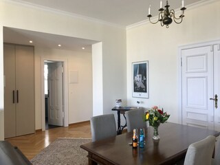 Garderoben-Einbauschrank/Essbereich
