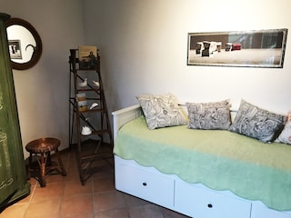Schlafzimmer mit Doppelbett