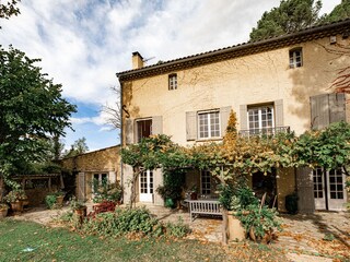 Casa per le vacanze Sarrians Registrazione all'aperto 2