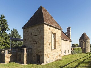 Cottage Vitray Outdoor Recording 6