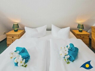 Schlafzimmer mit Doppelbett