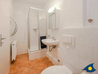 Badezimmer mit Dusche