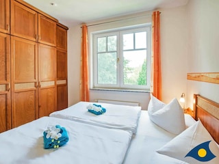 Schlafzimmer 1 mit Doppelbett