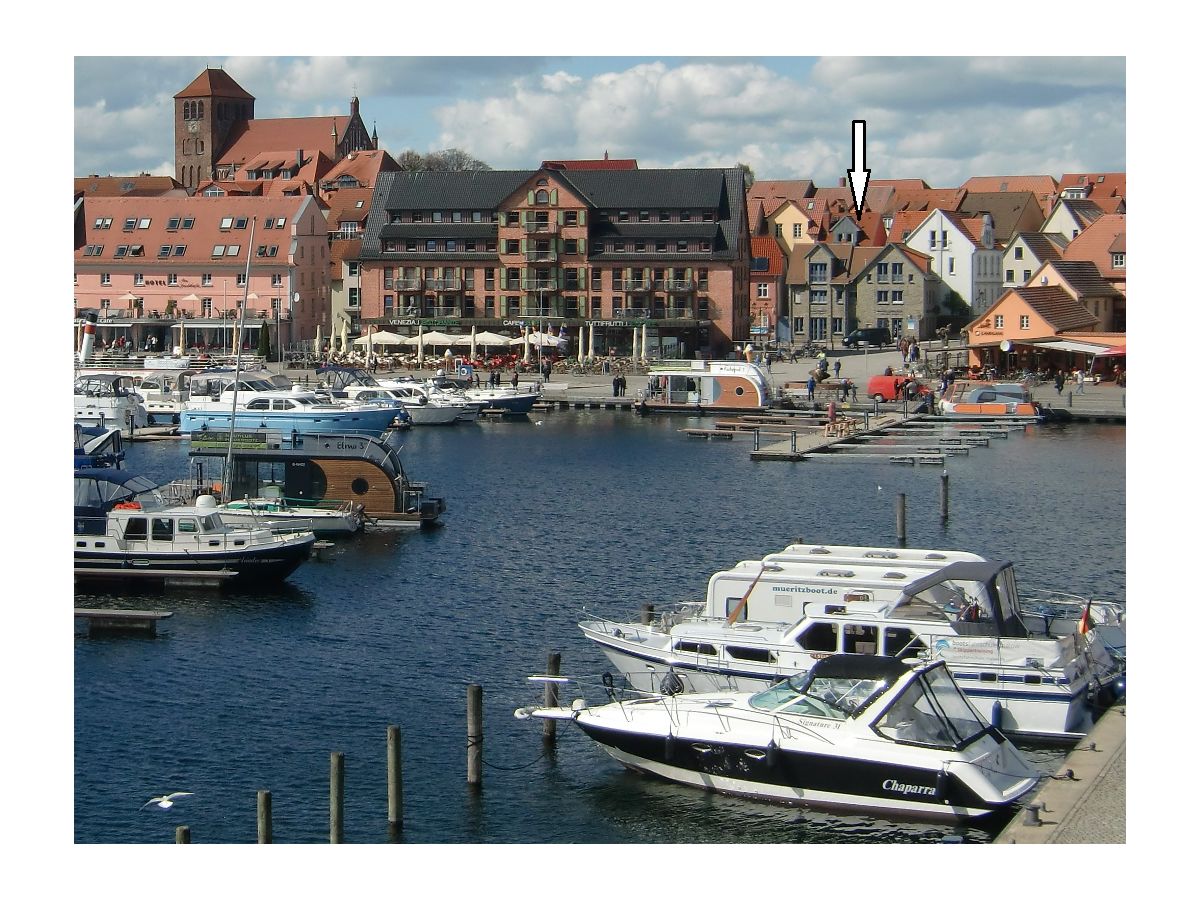 Blick vom Hafen auf's Ferienhaus