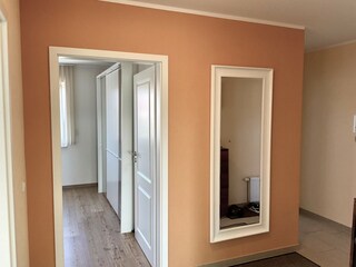 Flur mit Zugang zum Schlafzimmer