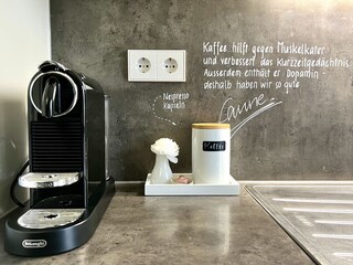 Für den ersten Kaffee sind Kapseln vorhanden.