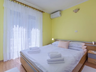 Apartment Nova Vas Features 25