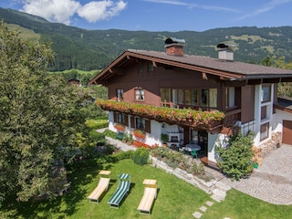 Haus von oben mit Gästegarten