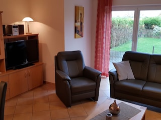 großzügiges Wohnzimmer