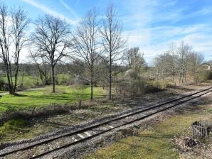 Hütte in Frankreich mit Garten am See
