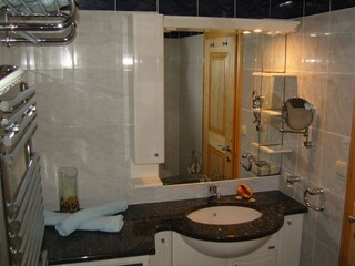 Chalet Zell am See Badkamer 14