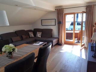 Wohn/Essbereich mit Südbalkon