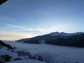 Nebelschicht überm Tal